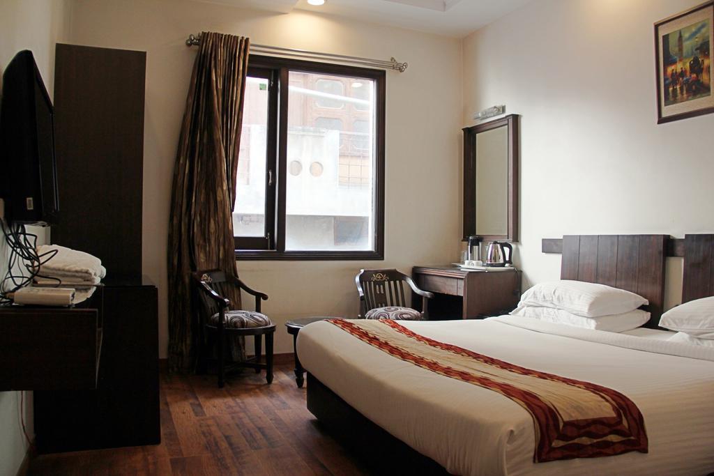 Hotel Prems Paradise Amritsar Zimmer foto